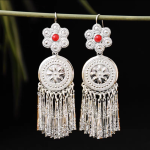 Pendientes largos 9 cm con patrón floral - estilo vintage de Liangshan