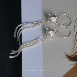 Pendientes de plata largos con flecos hechos a mano Liangshan