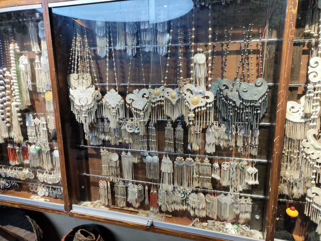 Colgantes de plata joyería tradicional yi nuosu