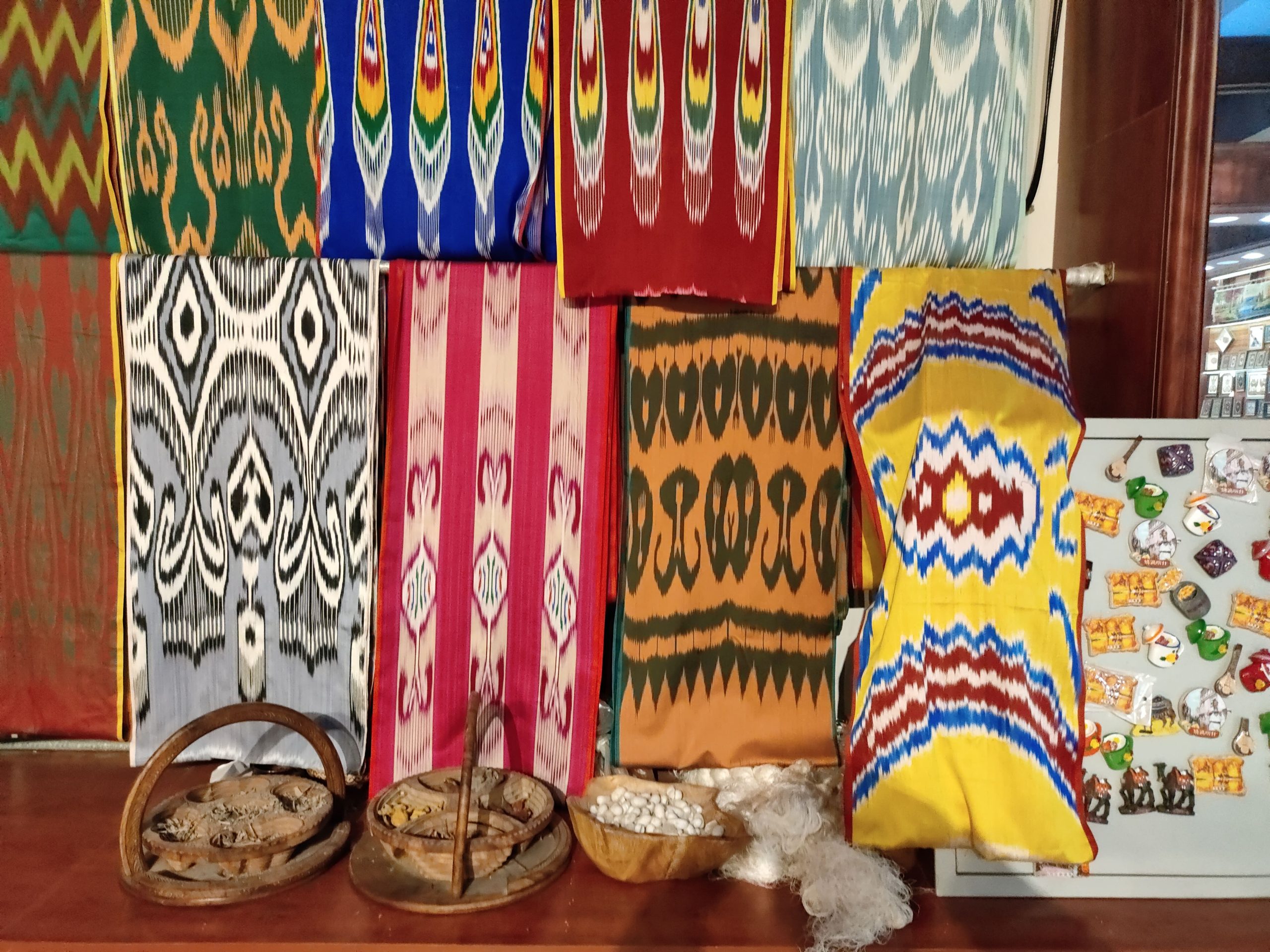 Productos con tejido atlas en Xinjiang