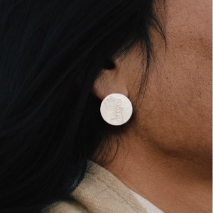 Pendientes de plata tibetanos Sol y Luna de Charu Yitso Hima