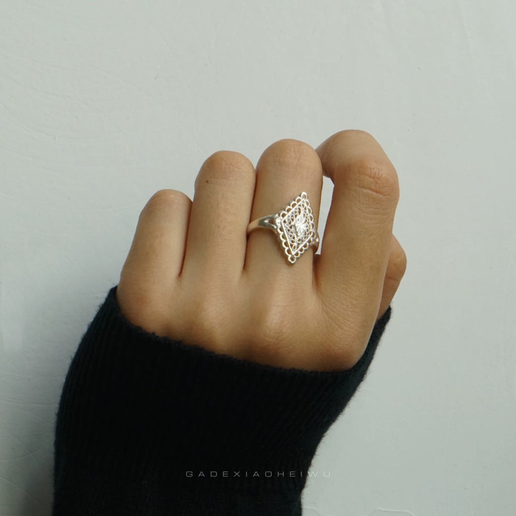 Anillo de plata geométrico con forma de rombo artesanal Yunnan Plaza 1
