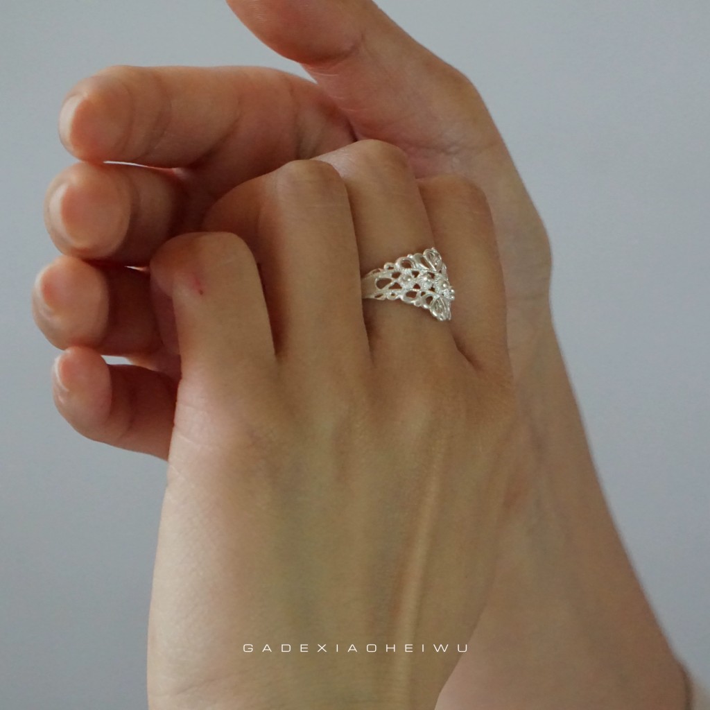 Anillo de plata diseño floral ajustable inspirado en joyas de Liangshan Yunnan 1