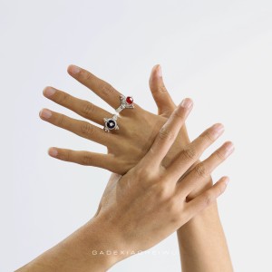 Anillo de plata con piedras coloridas hecho a mano - joyería nuosu