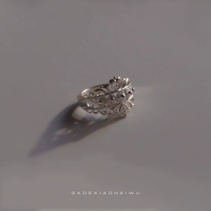 Anillo de plata diseño floral ajustable inspirado en joyas de Liangshan Yunnan