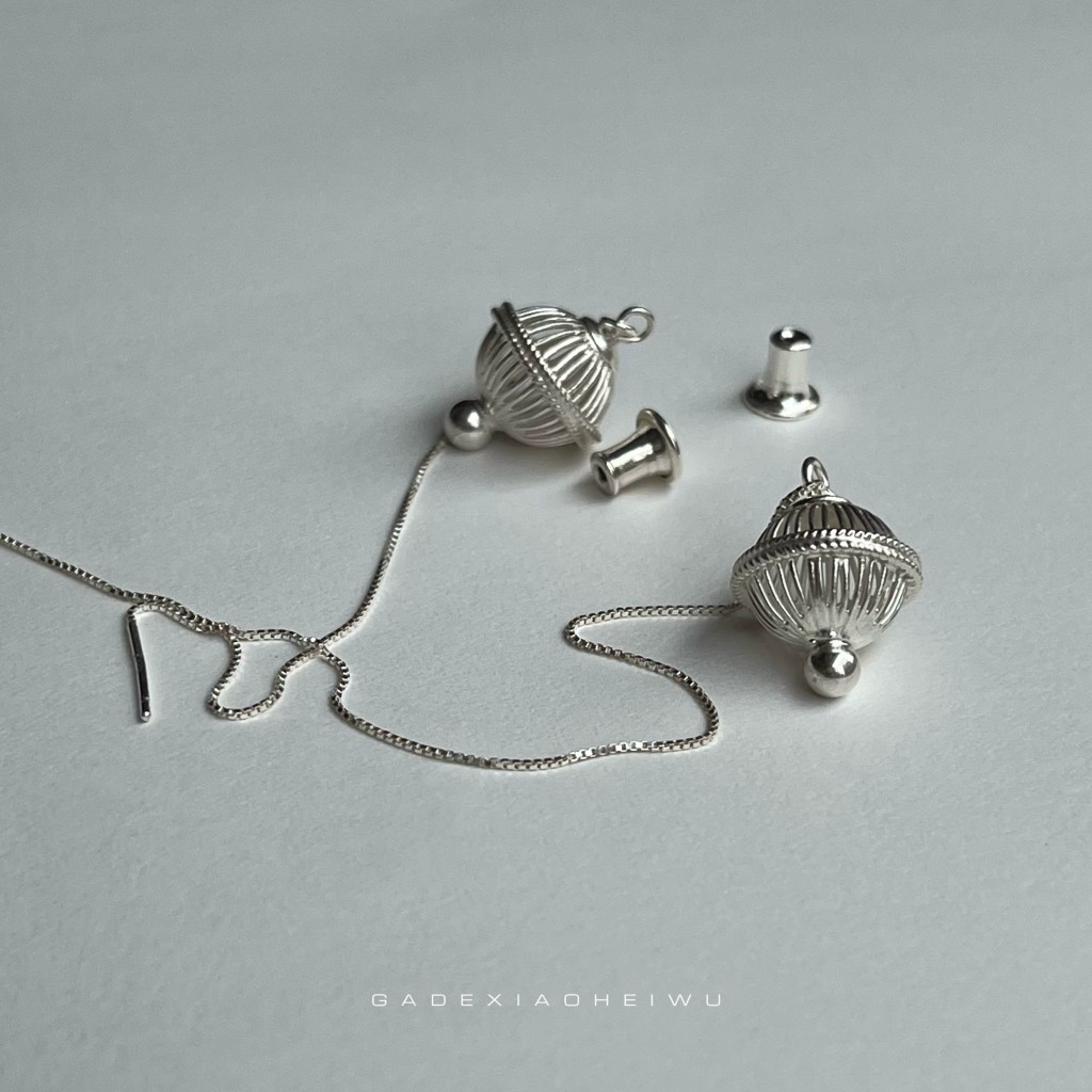 Pendientes de plata con esfera farolillo tejida y cadena alargada joyería nuosu Yunnan Plaza
