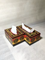 Servilletero de madera lacado con motivos nuosu arte tradicional Yunnan Liangshan