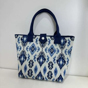 Bolso azul de hombro amplio tela atlas con diseño uigur