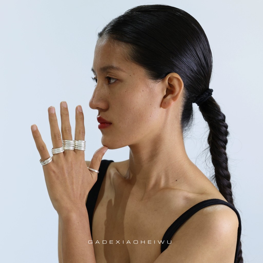 Anillo de plata artesanal con varios aros minimalista Yunnan Plaza 1