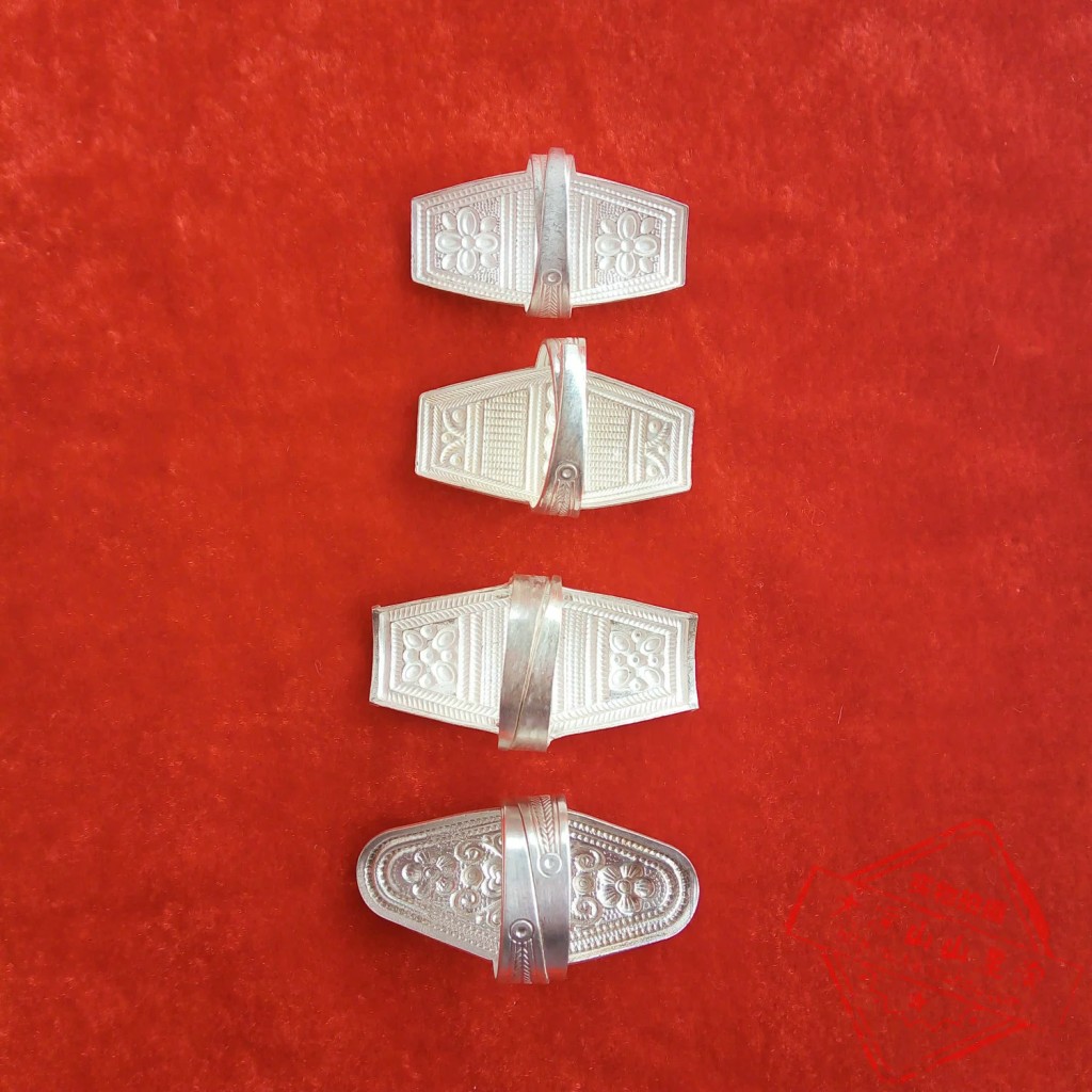 Anillos de plata Yi de Liangshan anillo tradicional artesanal Soma Yunnan Plaza 1